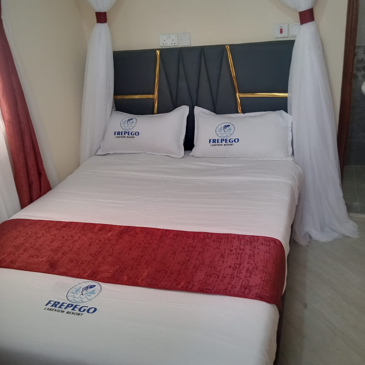 Room 1 - Image 2