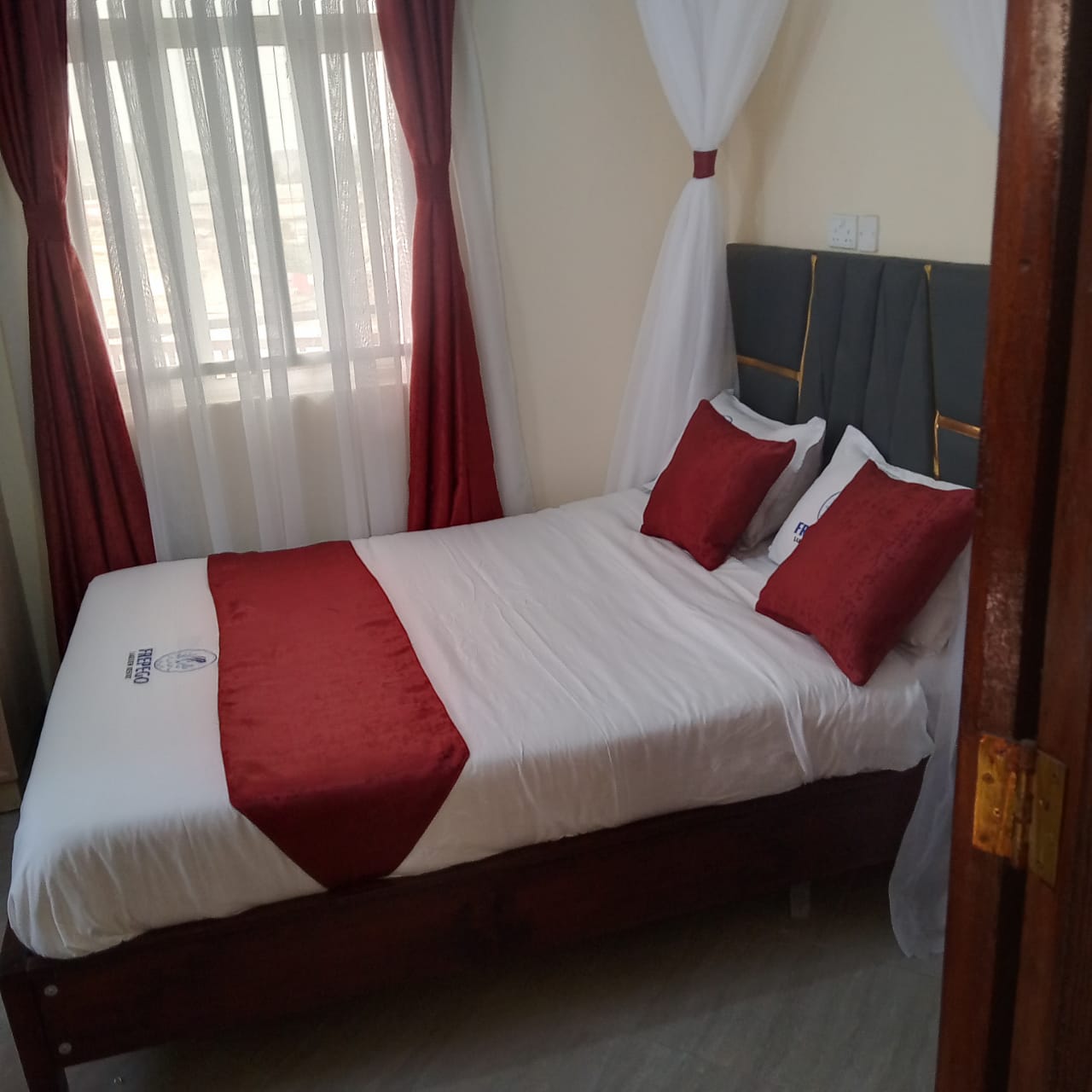 Room 1 - Image 3